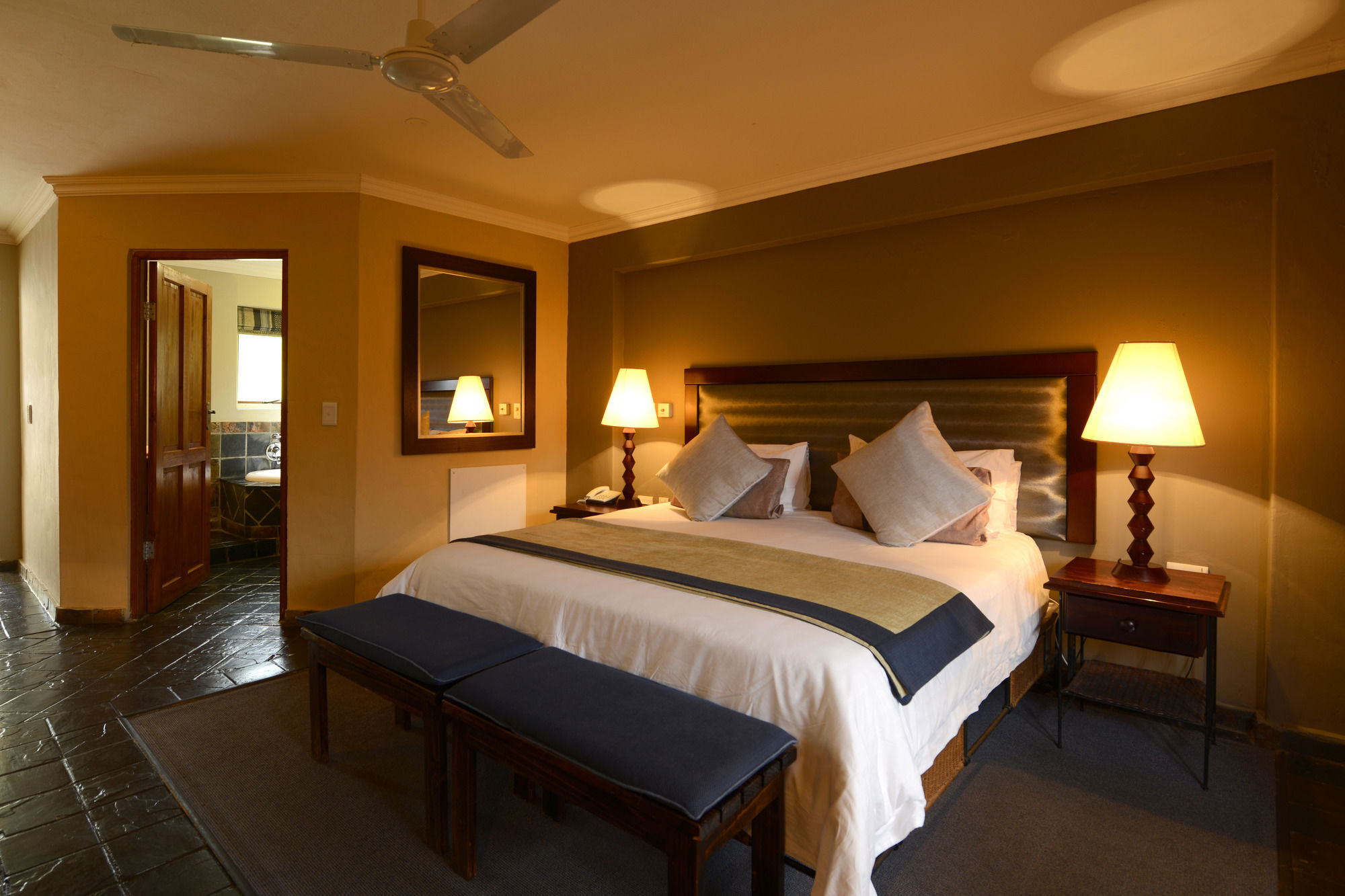 Whalesong Hotel & Spa Плеттенберг-Бей Экстерьер фото